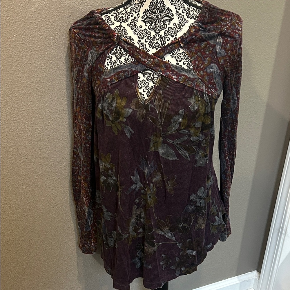 Gimmicks by BKE Multicolor Floral Blouse xs